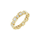 https://meteor.stullercloud.com/das/73223654?obj=metals&obj=stones/diamonds/g_accent 2&obj=stones/diamonds/g_accent 1&obj=metals&obj.recipe=yellow&wid=1200&hei=1200