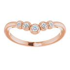 Bezel-Set Graduated V Ring