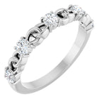 https://meteor.stullercloud.com/das/73318212?obj=metals&obj=stones/diamonds/g_accent&obj=metals&obj.recipe=white&wid=1200&hei=1200