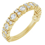 https://meteor.stullercloud.com/das/73322772?obj=metals&obj=stones/diamonds/g_accent 1&obj=stones/diamonds/g_accent 2&obj=metals&obj.recipe=yellow&wid=1200&hei=1200