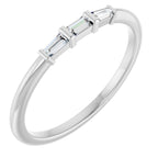 https://meteor.stullercloud.com/das/73324465?obj=metals&obj=stones/diamonds/g_center&obj=stones/diamonds/g_side&obj=metals&obj.recipe=white&wid=1200&hei=1200