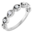 https://meteor.stullercloud.com/das/73334686?obj=metals&obj=stones/diamonds/g_accent&obj=metals&obj.recipe=white&wid=1200&hei=1200