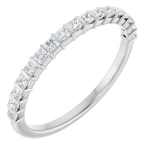 https://meteor.stullercloud.com/das/73363713?obj=metals&obj=stones/diamonds/g_accent&obj=metals&obj.recipe=white&$standard$