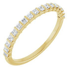 https://meteor.stullercloud.com/das/73363713?obj=metals&obj=stones/diamonds/g_accent&obj=metals&obj.recipe=yellow&$standard$