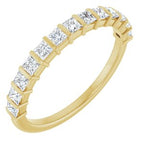 https://meteor.stullercloud.com/das/73363765?obj=metals&obj=stones/diamonds/g_accent&obj=metals&obj.recipe=yellow&$standard$