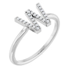 https://meteor.stullercloud.com/das/73364044?obj=metals&obj=stones/diamonds/g_accent&obj=metals&obj.recipe=white&wid=1200&hei=1200
