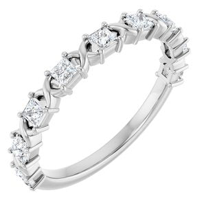 https://meteor.stullercloud.com/das/73364057?obj=metals&obj=stones/diamonds/g_accent&obj=metals&obj.recipe=white&$standard$