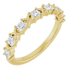https://meteor.stullercloud.com/das/73364157?obj=metals&obj=stones/diamonds/g_accent&obj=metals&obj.recipe=yellow&$standard$