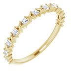 https://meteor.stullercloud.com/das/73364175?obj=metals&obj=stones/diamonds/g_accent&obj=metals&obj.recipe=yellow&$standard$
