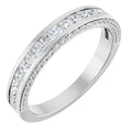 https://meteor.stullercloud.com/das/73379249?obj=metals&obj=stones/diamonds/g_accent 2&obj=stones/diamonds/g_accent 1&obj=metals&obj.recipe=white&wid=1200&hei=1200