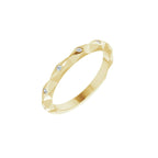 https://meteor.stullercloud.com/das/73379602?obj=metals&obj=stones/diamonds/g_accent&obj=metals&obj.recipe=yellow&wid=1200&hei=1200