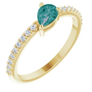 https://meteor.stullercloud.com/das/73382662?obj=stones/diamonds/g_accent&obj=metals&obj=stones/faceted/g_center&obj.colorRef=323&obj.curves=0,0.60,41.161,194.255,255&obj.curves.r=0,0.111,69.209,212.255,255&obj.curves.g=0,0.83,111.221,181.255,227&obj.curves.b=0,0.80,104.191,179.255,255&obj=metals&obj.recipe=yellow&$standard$