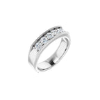 https://meteor.stullercloud.com/das/73393585?obj=metals&obj=stones/diamonds/g_center 5&obj=stones/diamonds/g_center 4&obj=stones/diamonds/g_center 3&obj=stones/diamonds/g_center 1&obj=stones/diamonds/g_center 2&obj=metals&obj.recipe=white&wid=1200&hei=1200