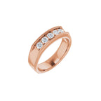 https://meteor.stullercloud.com/das/73393871?obj=metals&obj=stones/diamonds/g_center 1&obj=stones/diamonds/g_center 2&obj=stones/diamonds/g_center 3&obj=stones/diamonds/g_center 4&obj=stones/diamonds/g_center 5&obj=metals&obj.recipe=rose&wid=1200&hei=1200