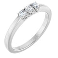 https://meteor.stullercloud.com/das/73397249?obj=metals&obj=stones/diamonds/g_center 1&obj=stones/diamonds/g_center 2&obj=stones/diamonds/g_center 3&obj=metals&obj.recipe=white&$standard$