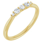 https://meteor.stullercloud.com/das/73420340?obj=metals&obj=stones/diamonds/g_accent&obj=metals&obj.recipe=yellow&wid=1200&hei=1200