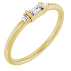 https://meteor.stullercloud.com/das/73442225?obj=stones/diamonds/g_Center&obj=stones/diamonds/g_Accent&obj=metals&obj=metals&obj.recipe=yellow&wid=1200&hei=1200