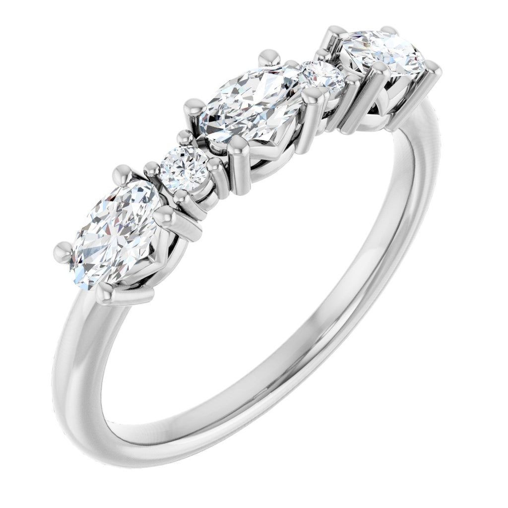 https://meteor.stullercloud.com/das/73446137?obj=metals&obj=stones/diamonds/g_center&obj=stones/diamonds/g_accent&obj=metals&obj.recipe=white&wid=1200&hei=1200
