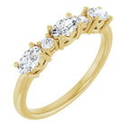 https://meteor.stullercloud.com/das/73446137?obj=metals&obj=stones/diamonds/g_center&obj=stones/diamonds/g_accent&obj=metals&obj.recipe=yellow&wid=1200&hei=1200