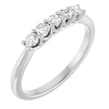 https://meteor.stullercloud.com/das/73453223?obj=metals&obj=stones/diamonds/g_center 4&obj=stones/diamonds/g_center 5&obj=stones/diamonds/g_center 3&obj=stones/diamonds/g_center 2&obj=stones/diamonds/g_center 1&obj=metals&obj.recipe=white&wid=1200&hei=1200