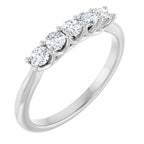 https://meteor.stullercloud.com/das/73453301?obj=metals&obj=stones/diamonds/g_center 4&obj=stones/diamonds/g_center 5&obj=stones/diamonds/g_center 3&obj=stones/diamonds/g_center 2&obj=stones/diamonds/g_center 1&obj=metals&obj.recipe=white&wid=1200&hei=1200