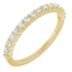 https://meteor.stullercloud.com/das/73455968?obj=metals&obj=stones/diamonds/g_accent&obj=metals&obj.recipe=yellow&$standard$