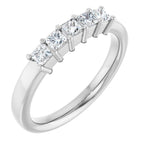 https://meteor.stullercloud.com/das/73466294?obj=metals&obj=stones/diamonds/g_center 5&obj=stones/diamonds/g_center 4&obj=stones/diamonds/g_center 3&obj=stones/diamonds/g_center 2&obj=stones/diamonds/g_center 1&obj=metals&obj.recipe=white&wid=1200&hei=1200