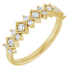 https://meteor.stullercloud.com/das/73472738?obj=metals&obj=stones/diamonds/g_accent 2&obj=stones/diamonds/g_accent 1&obj=metals&obj.recipe=yellow&wid=1200&hei=1200