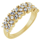https://meteor.stullercloud.com/das/73474376?obj=metals&obj=stones/diamonds/g_accent 2&obj=stones/diamonds/g_accent 1&obj=metals&obj.recipe=yellow&wid=1200&hei=1200