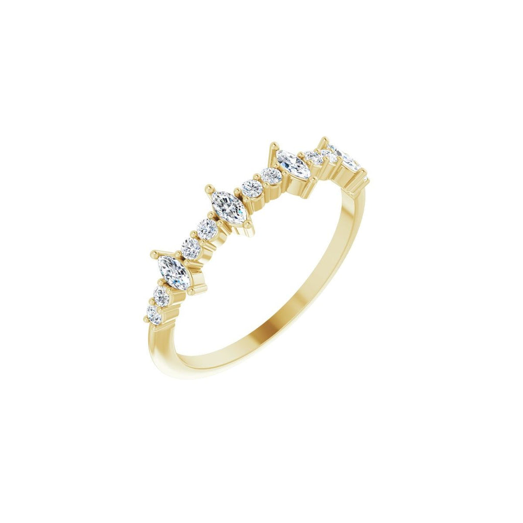 https://meteor.stullercloud.com/das/73479127?obj=metals&obj=stones/diamonds/g_accent 2&obj=stones/diamonds/g_accent 1&obj=metals&obj.recipe=yellow&wid=1200&hei=1200