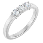 https://meteor.stullercloud.com/das/73481971?obj=metals&obj=stones/diamonds/g_center 3&obj=stones/diamonds/g_center 2&obj=stones/diamonds/g_center 1&obj=metals&obj.recipe=white&wid=1200&hei=1200
