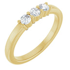 https://meteor.stullercloud.com/das/73481971?obj=metals&obj=stones/diamonds/g_center 3&obj=stones/diamonds/g_center 2&obj=stones/diamonds/g_center 1&obj=metals&obj.recipe=yellow&wid=1200&hei=1200