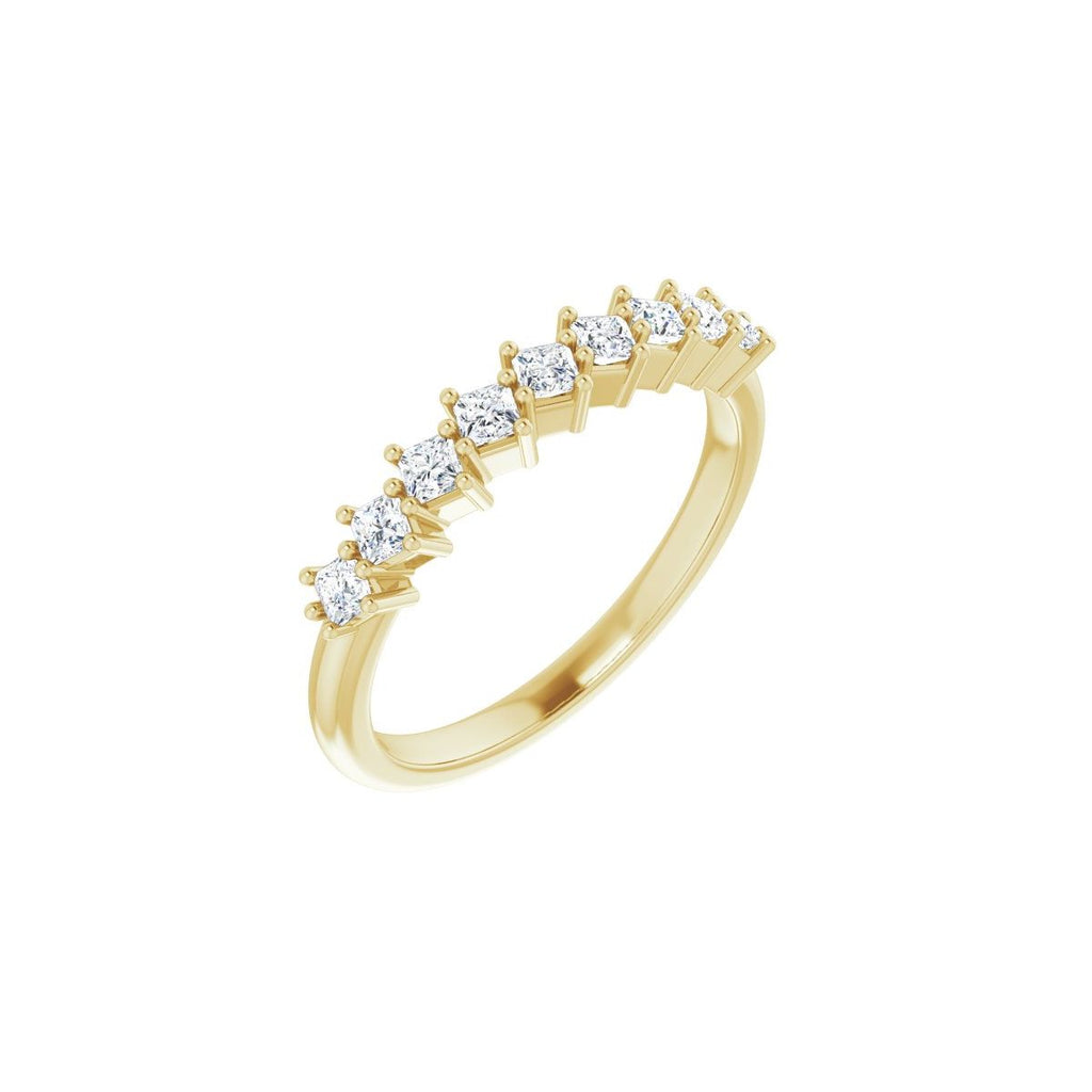https://meteor.stullercloud.com/das/73684224?obj=stones/diamonds/g_Accent&obj=metals&obj=metals&obj.recipe=yellow&wid=1200&hei=1200