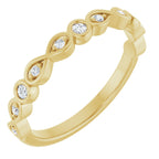 https://meteor.stullercloud.com/das/76011585?obj=stones/diamonds/g_Accent&obj=stones/diamonds/g_Center 1&obj=stones/diamonds/g_Center 2&obj=stones/diamonds/g_Center 3&obj=metals&obj=metals&obj.recipe=yellow&wid=1200&hei=1200