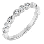 https://meteor.stullercloud.com/das/76011585?obj=stones/diamonds/g_Accent&obj=stones/diamonds/g_Center 1&obj=stones/diamonds/g_Center 2&obj=stones/diamonds/g_Center 3&obj=metals&obj=metals&obj.recipe=white&wid=1200&hei=1200
